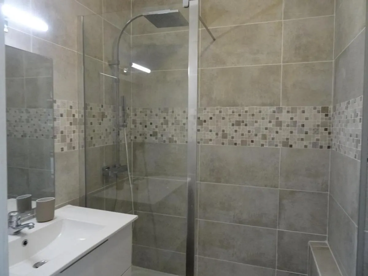 Studio Renove Avec Loggia, Wifi Et Parking Prive A Hyeres Port - Fr-1-335-131 France