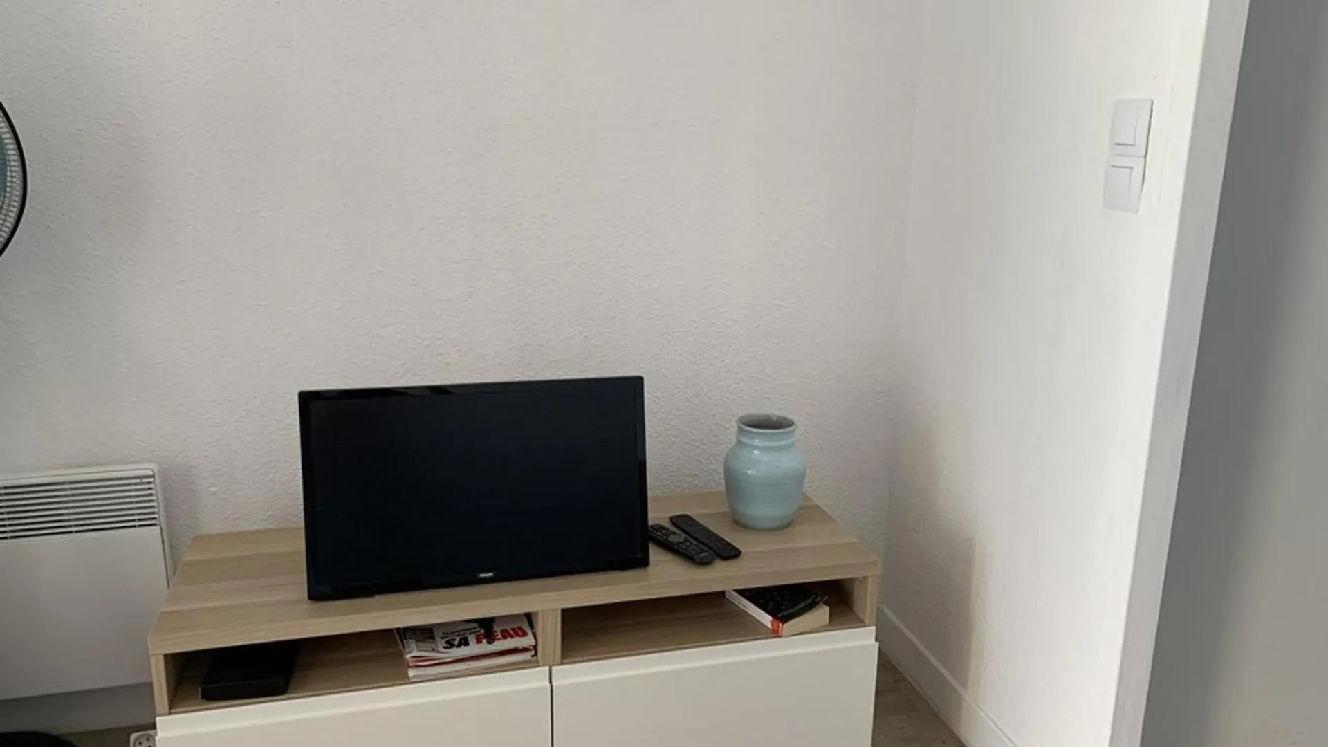 Apartment Studio Renove Avec Loggia, Wifi Et Parking Prive A Hyeres Port - Fr-1-335-131